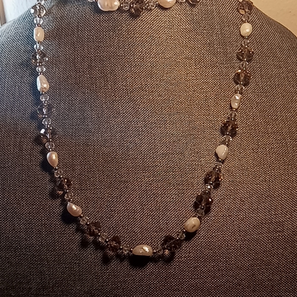 Natural pearl and crystal necklace